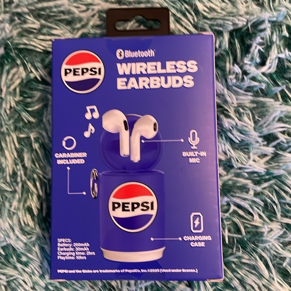 Bundle - Picture 3 of 16